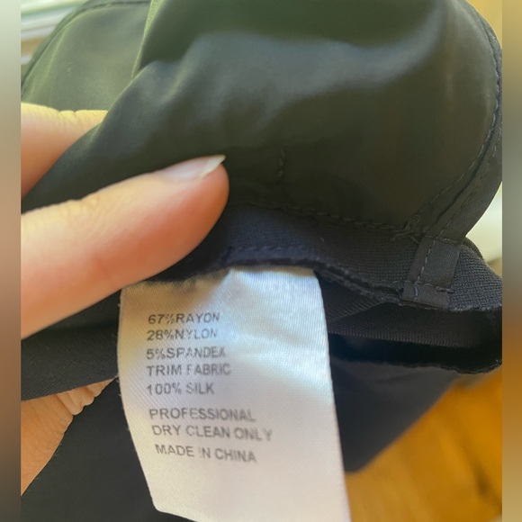 Ann Mashburn XS V-Neck Volume Dress Navy - Picture 5 of 5